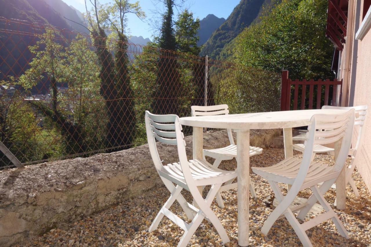 Appt 4/6 Couchages Avec Terrasse Cauterets Appartement Buitenkant foto